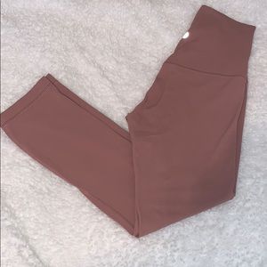 High-waisted lululemon Aligns Size: 2 cropped